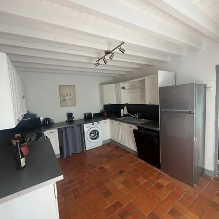 Semesterbostad Entre Pierres & Fresville